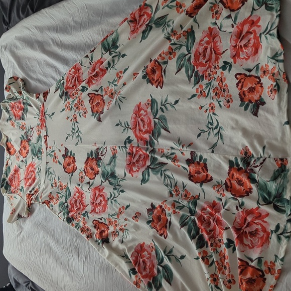 Down East Cream Floral Maxi Sundress with Short Sleeves - Picture 4 of 6